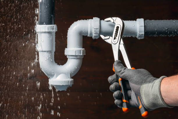 Professional Leak Detection technician working in Adkins, TX